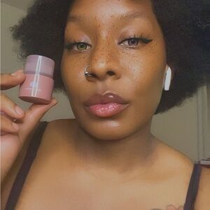 Dusty pink lipstick gloss